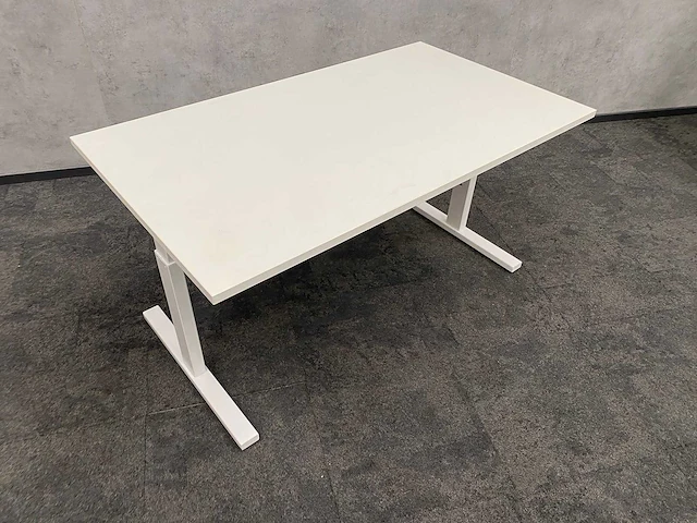 In hoogte instelbaar bureau 140x80 - afbeelding 2 van  9
