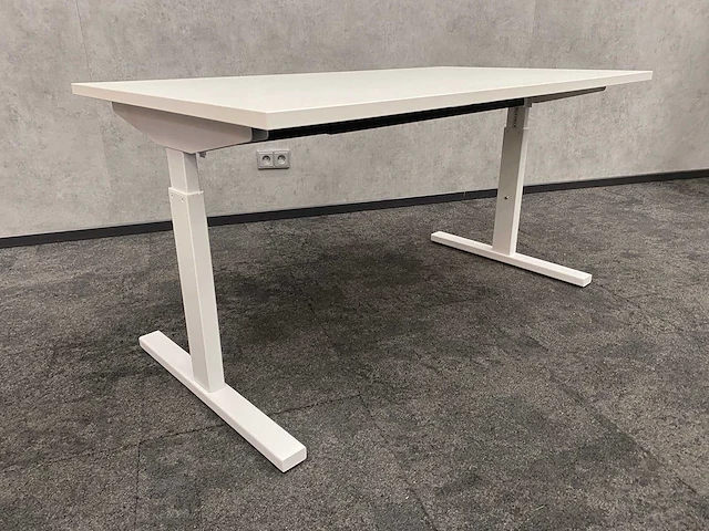 In hoogte instelbaar bureau 140x80 - afbeelding 3 van  9