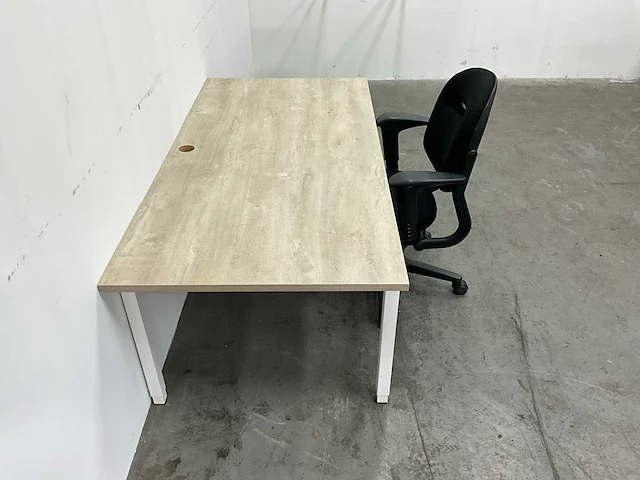 In hoogte verstelbaar bureau met bureaustoel (2x) - afbeelding 5 van  11