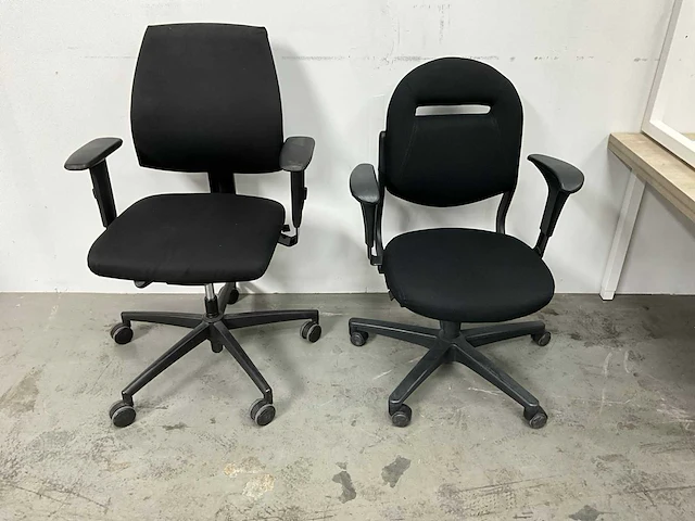 In hoogte verstelbaar bureau met bureaustoel (2x) - afbeelding 9 van  11