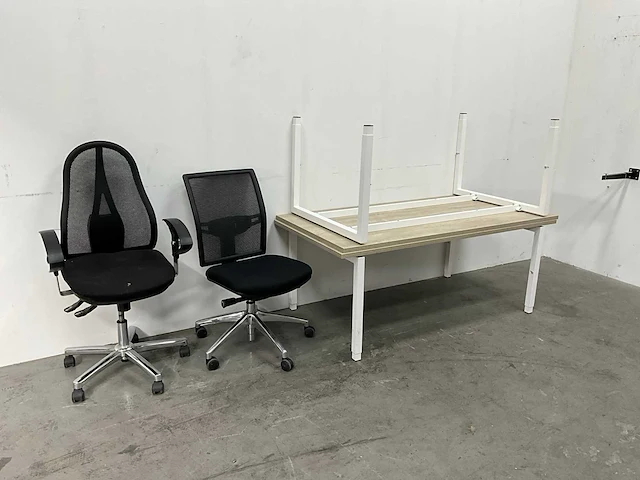 In hoogte verstelbaar bureau met bureaustoel (2x) - afbeelding 4 van  13