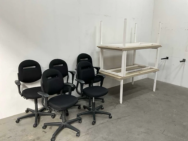 In hoogte verstelbaar bureau met bureaustoel (4x) - afbeelding 5 van  14