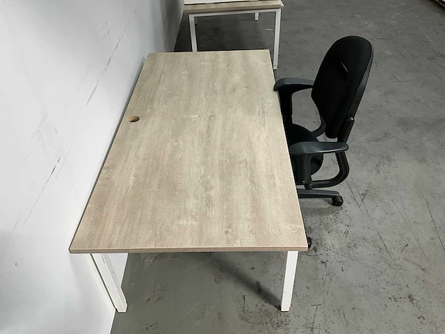 In hoogte verstelbaar bureau met bureaustoel (4x) - afbeelding 11 van  14