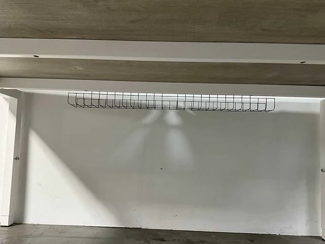 In hoogte verstelbaar bureau met bureaustoel (6x) - afbeelding 11 van  13