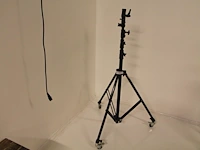 In hoogte verstelbaar rolstatief falcon eyes light stand l-3900ga. - afbeelding 1 van  3