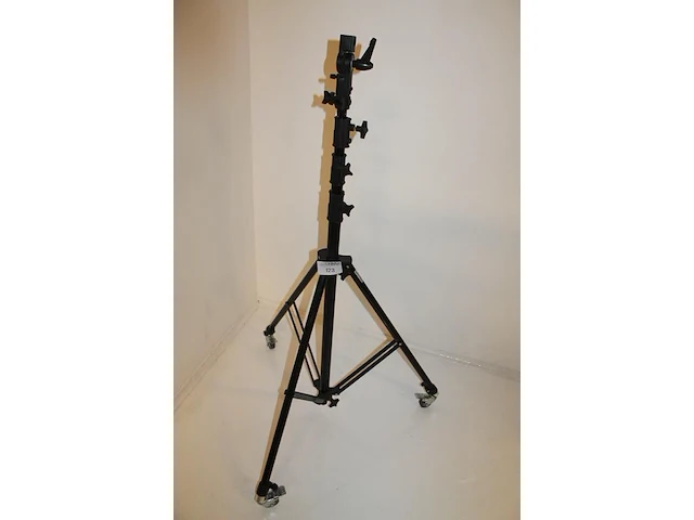 In hoogte verstelbaar rolstatief falcon eyes light stand l-3900ga. - afbeelding 3 van  3