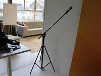 In hoogte verstelbaar statief manfrotto. - afbeelding 1 van  2