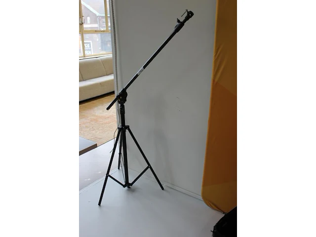 In hoogte verstelbaar statief manfrotto. - afbeelding 2 van  2