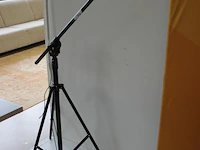 In hoogte verstelbaar statief manfrotto. - afbeelding 2 van  2