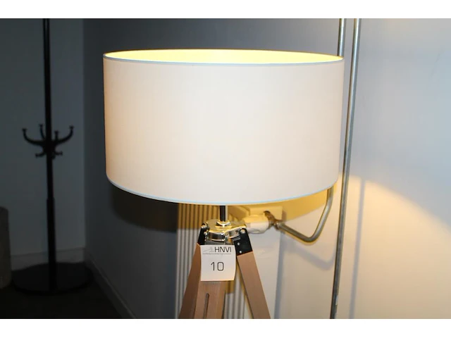 In hoogte verstelbare staande lamp op driepoot - afbeelding 1 van  2