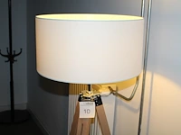 In hoogte verstelbare staande lamp op driepoot - afbeelding 1 van  2