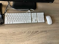 In hoogte verstelbare werkplek met stoel, ladenblok, beeldscherm , toetsenbord en muis. - afbeelding 11 van  13