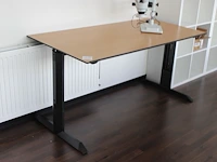 In hoogte verstelbare werktafel 80 x 80 cm - afbeelding 1 van  2