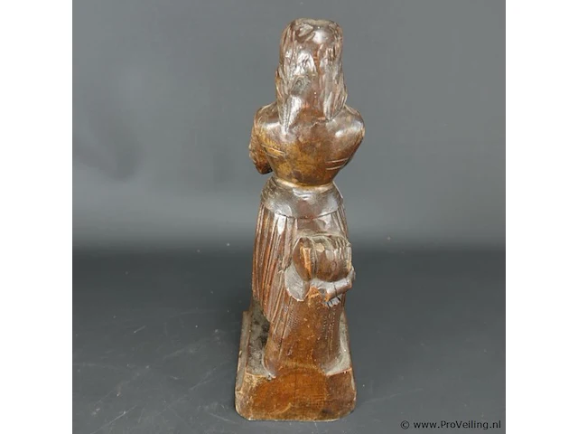 In hout gesneden figuur - afbeelding 3 van  5