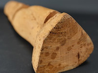 In hout gesneden fluitspeler - afbeelding 5 van  5