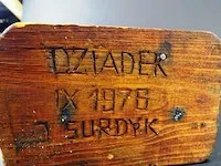 In hout gesneden man - afbeelding 5 van  5