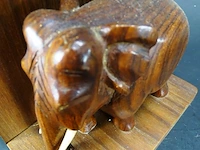 In hout gesneden olifant als boekensteun - afbeelding 5 van  5