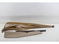 In the mood collection rissy parasol h238 x 220 cm bruin - afbeelding 2 van  3