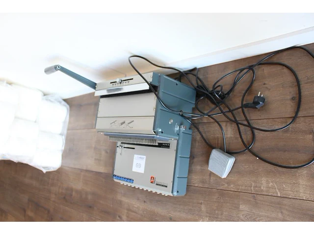 Inbindapparaat albyco binder-d310 met voetpedaal. - afbeelding 2 van  2