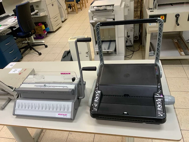 Inbindmachine (2x) - afbeelding 1 van  8
