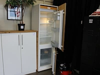 Inbouw koel / vries combinatie siemens in houten kast. afmeting 60 x 60 x195 cm. - afbeelding 1 van  3