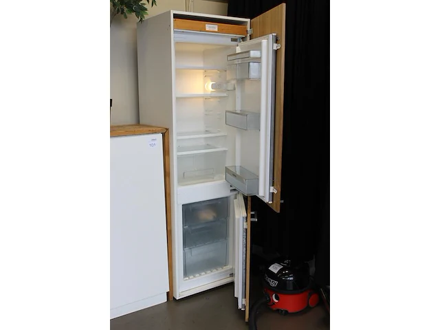 Inbouw koel / vries combinatie siemens in houten kast. afmeting 60 x 60 x195 cm. - afbeelding 2 van  3