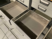 Inbouw werkbank met schappen voor bedrijfswagen - afbeelding 8 van  12