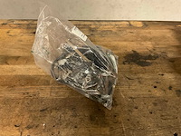 Inbouw werkbank met schappen voor bedrijfswagen - afbeelding 9 van  12