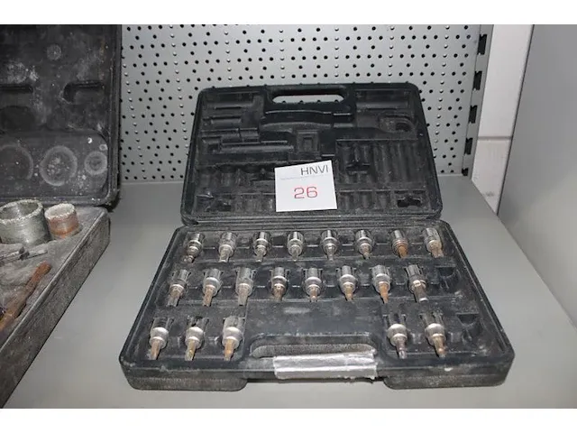 Incomplete doppenset in kunststoffen koffer. 21 stuks. - afbeelding 1 van  2