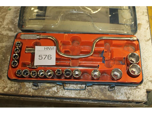 Incomplete doppenset in metalen koffer. - afbeelding 1 van  1