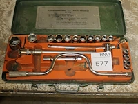 Incomplete doppenset in metalen koffer. - afbeelding 1 van  1