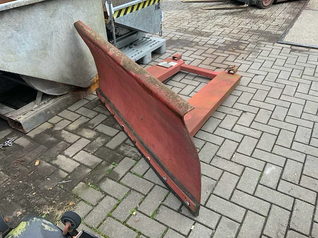 Indapp - 2010 - sns.r 1500 - sneeuwschuiver - afbeelding 1 van  4