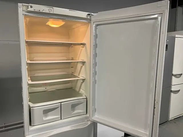 Indesit - indesit koelkast + medion el. kookplaat + philips tostimaker - afbeelding 11 van  17