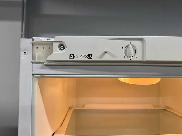 Indesit - indesit koelkast + medion el. kookplaat + philips tostimaker - afbeelding 12 van  17