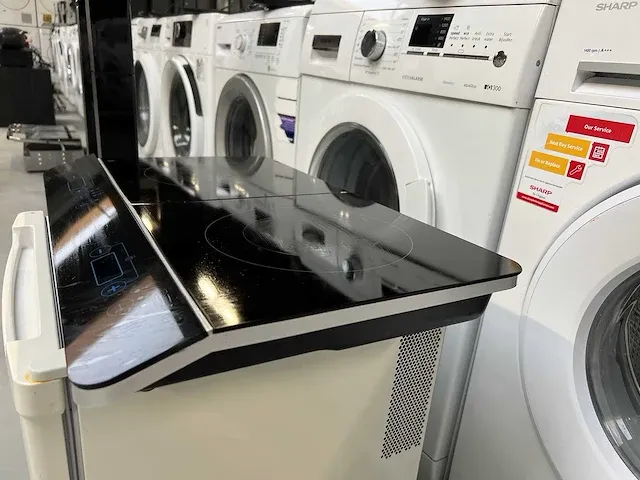 Indesit - indesit koelkast + medion el. kookplaat + philips tostimaker - afbeelding 16 van  17