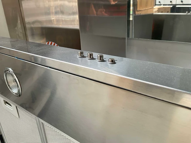 Indesit ihbs 9.5 am x wandschouw afzuigkap - afbeelding 4 van  4