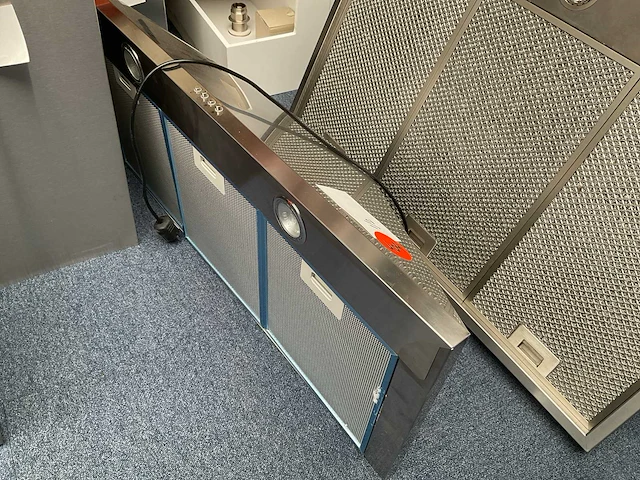 Indesit ihbs9.4amx afzuigkap - afbeelding 3 van  4