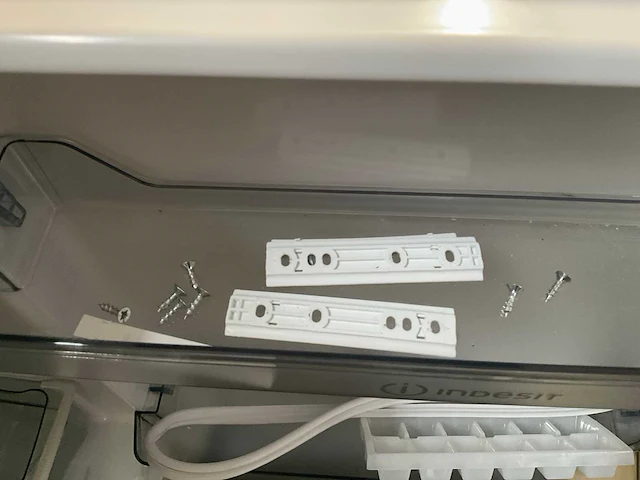 Indesit inbouw koelkast met vriesvak - afbeelding 4 van  4