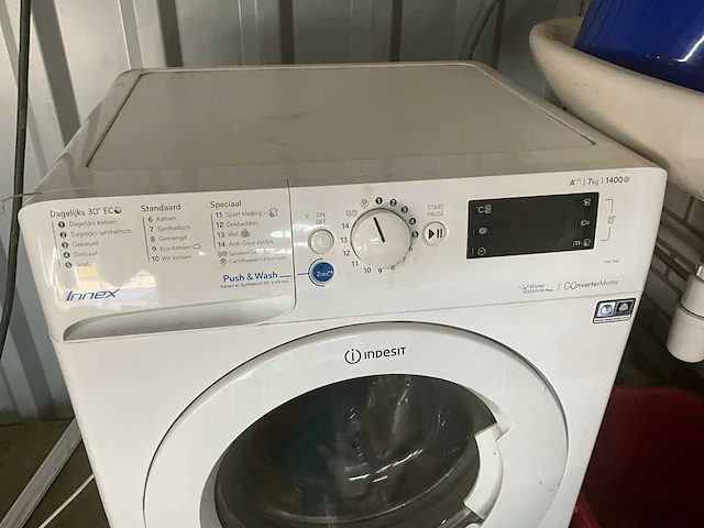 Indesit innex 7kg wasmachine, wasrek - afbeelding 2 van  4