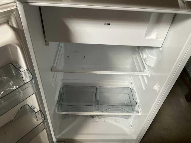 Indesit ins902aa inbouw koelkast met vriesvak - afbeelding 3 van  4