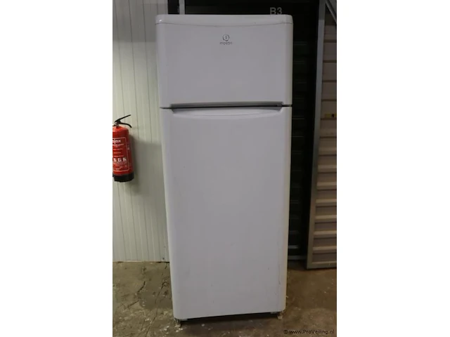 Indesit taa5 koelkast met vriesvak - 70x70x179cm - afbeelding 1 van  13