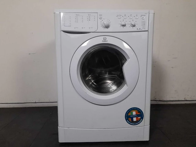 Indesit vrijstaande wasmachine: 6 kg - iwc 6165 (eu) - afbeelding 2 van  2