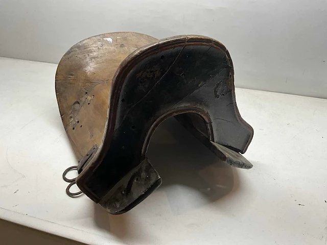 Indisch houten paarden zadel - afbeelding 2 van  7