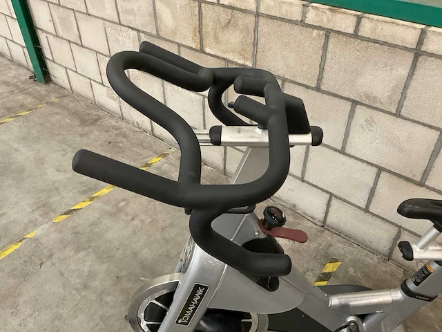 Indoor cycling tomahawk s-serie class s spinningbike - afbeelding 2 van  5