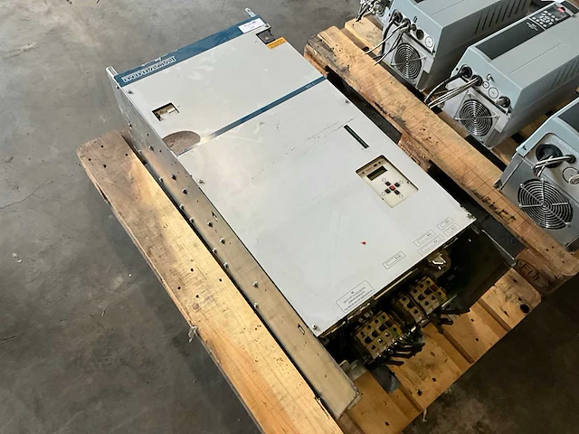 Indramat rac 2.3-250-380-a frequentieregelaar - afbeelding 2 van  6