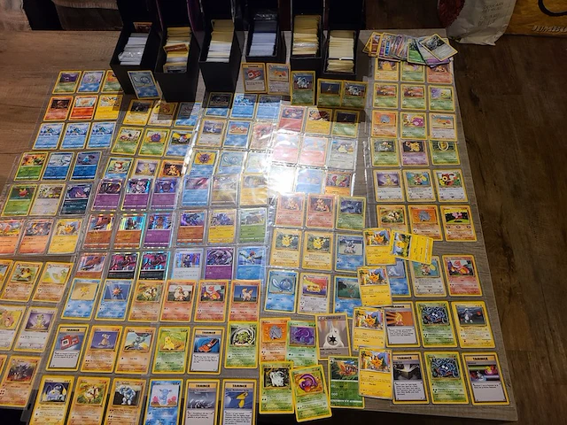 Indrukwekkende pokémon collectie - afbeelding 1 van  18