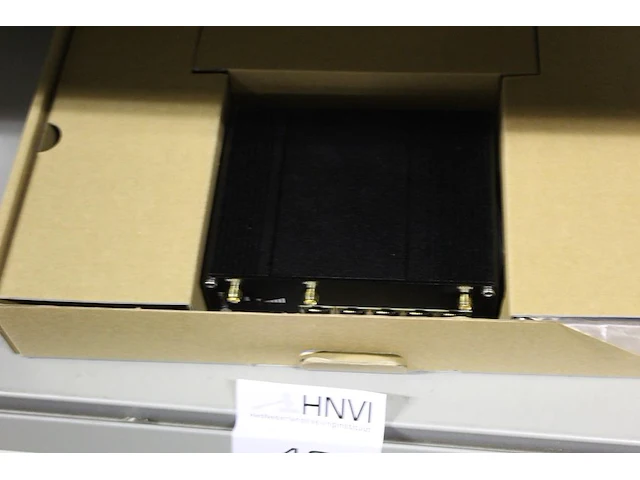Industrial cellular router milesight type ur35-l04eu-p-w - afbeelding 1 van  2