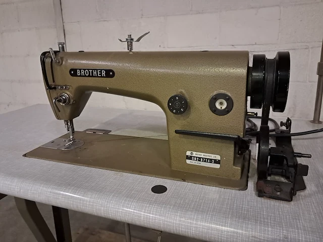 Industrie naaimachine , brother, db-b714-3 - afbeelding 4 van  10