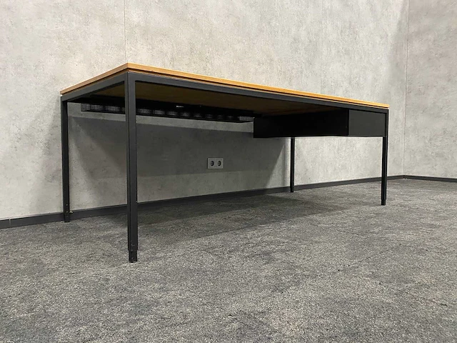 Industrieel bureau 200x90 - in hoogte instelbaar - afbeelding 9 van  14