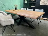Industriële boomstamtafel met kruispoot toff, teak / zwart, bouwjaar 2023 - afbeelding 1 van  7